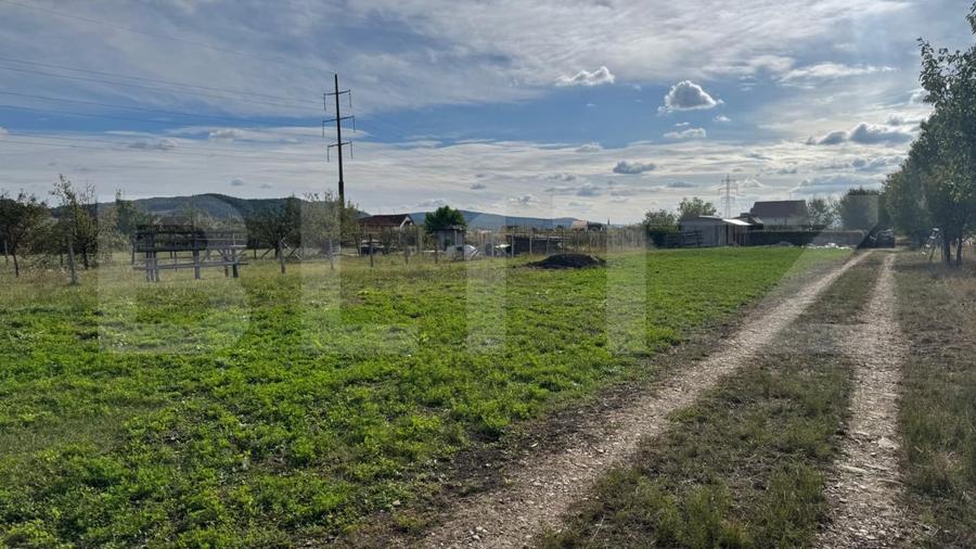 Teren Construcții intravilan de 1400 mp, în Unirea