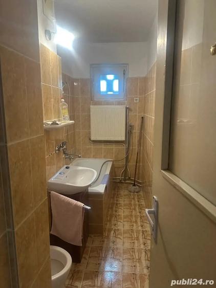 Apartament cu 3 camere semidecomandat în Lugoj