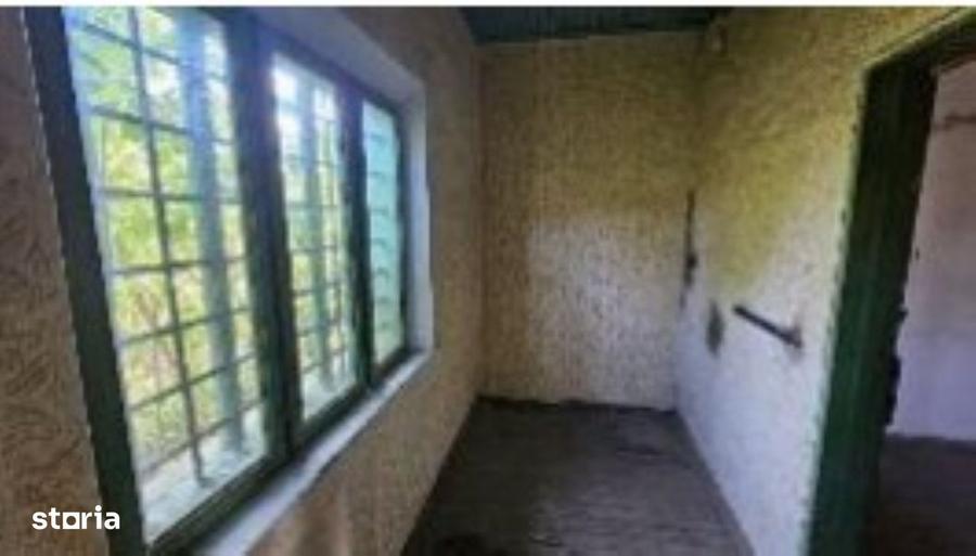 Casă cu 4 camere cu Teren 170.99 Mp în Avrămeni