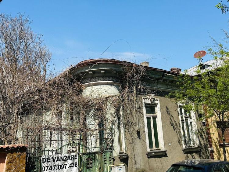 Casă individuală cu 6 camere cu Canalizare în Armeneasca