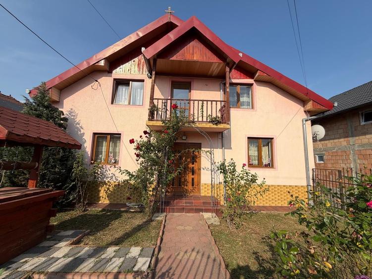 Casă cu 4 camere în Ludoș