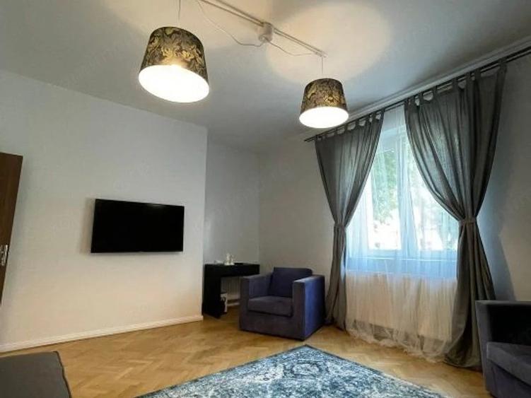 Apartament cu 2 camere decomandat în Dorobanți