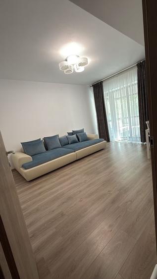 Apartament cu 2 camere decomandat în Victoriei