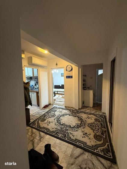 Apartament cu 4 camere decomandat în Poarta 6