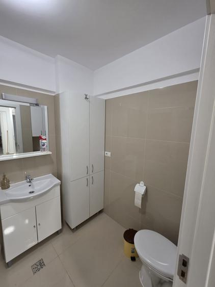 Apartament cu 3 camere decomandat, mobilat în Rediu