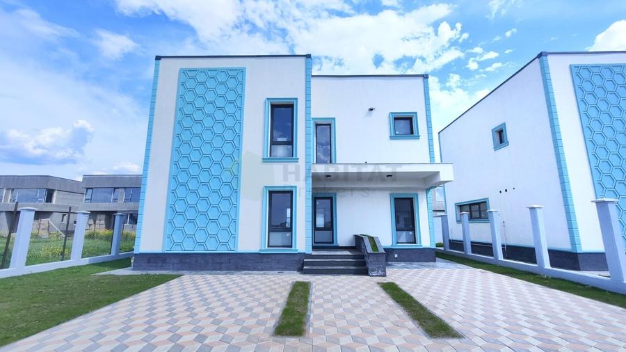 Casă individuală cu 4 camere cu Canalizare în Tunari