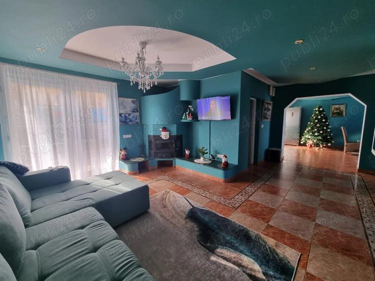 Casă cu 3 camere cu Teren 400 Mp în Central