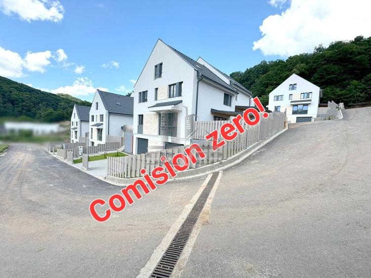 Duplex cu 4 camere cu Canalizare în Florești