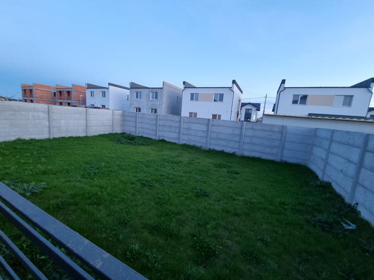 Casă individuală cu 4 camere cu Canalizare în Central