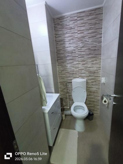 Apartament cu 3 camere decomandat în Exterior Vest