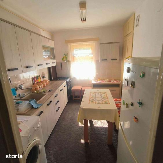 Apartament cu 3 camere decomandat în Burdea