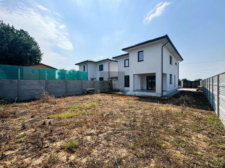 Casă individuală cu 4 camere cu Canalizare în Dimieni