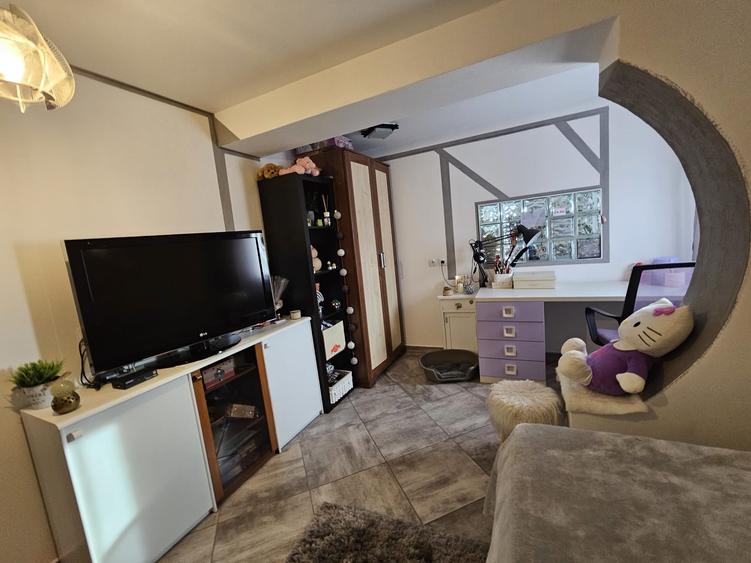 Casă cu 5 camere cu Teren 463 Mp în Hărău