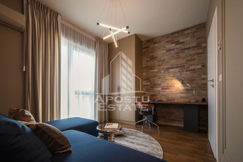 Apartament cu 3 camere semidecomandat în Central