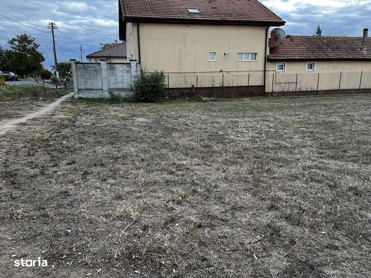 Teren de 1080 mp, în Zimandu Nou
