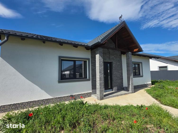 Casă cu 4 camere cu Teren 400 Mp în Central