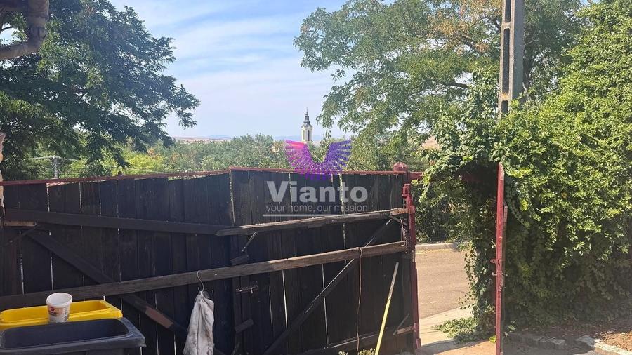 Casă individuală cu 3 camere cu Canalizare în Central