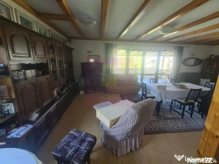 Casă cu 5 camere cu Teren 2177 Mp în Ghioșești