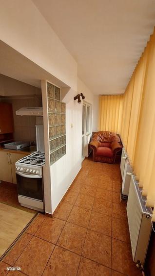 Apartament cu 3 camere decomandat în Sud