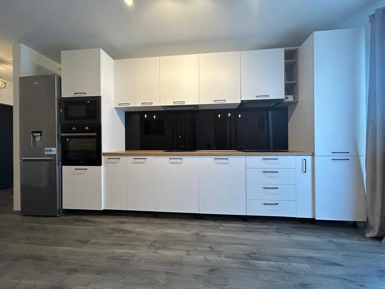 Apartament cu 2 camere semidecomandat, mobilat în Dâmbul Rotund