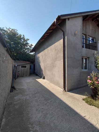 Casă cu 4 camere cu Teren 300 Mp în Ștefăneștii de Sus