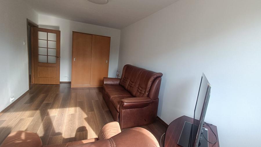 Apartament cu 3 camere decomandat, mobilat în Dristor