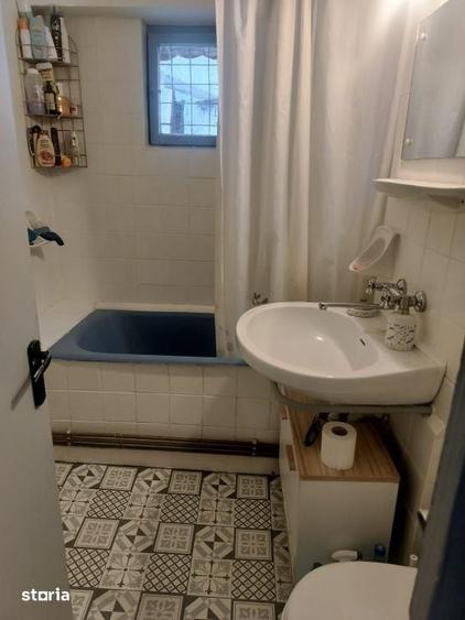 Apartament cu 3 camere decomandat în Siloz