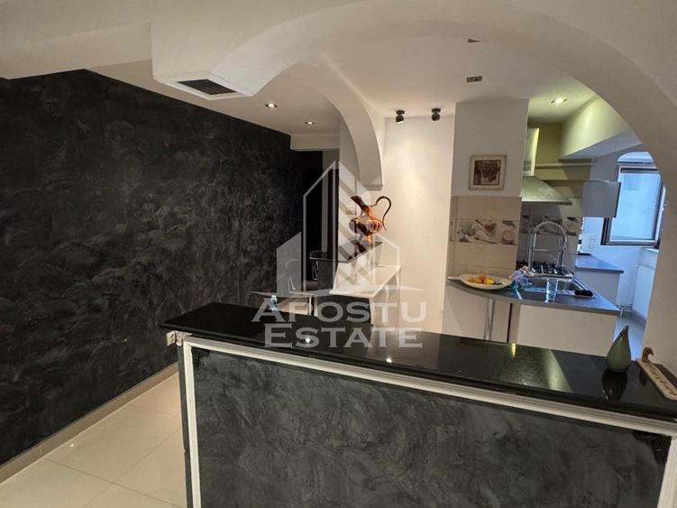 Apartament cu 3 camere semidecomandat, mobilat în Ultracentral