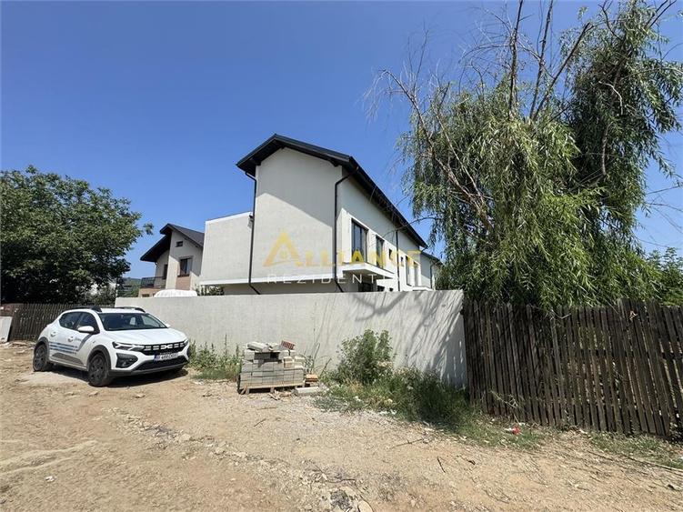 Vila tip DUPLEX  5 camere- 4 bai, curte 250 MP - 1