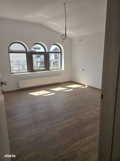 Casă cu 4 camere în Corbeanca