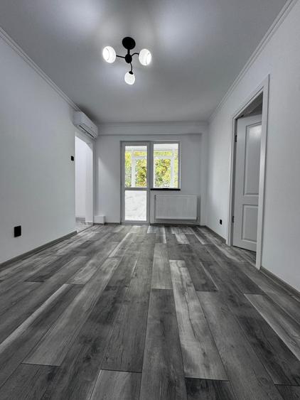 Apartament cu 3 camere semidecomandat în Tătărași