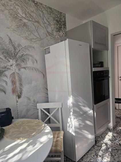 Apartament cu 3 camere semidecomandat, mobilat în Țiglina 1
