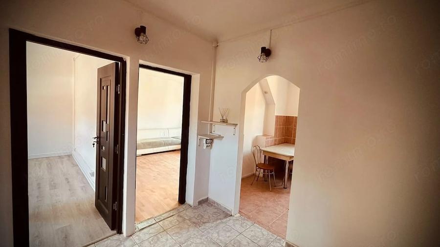 Apartament cu 2 camere decomandat în Ghioroc