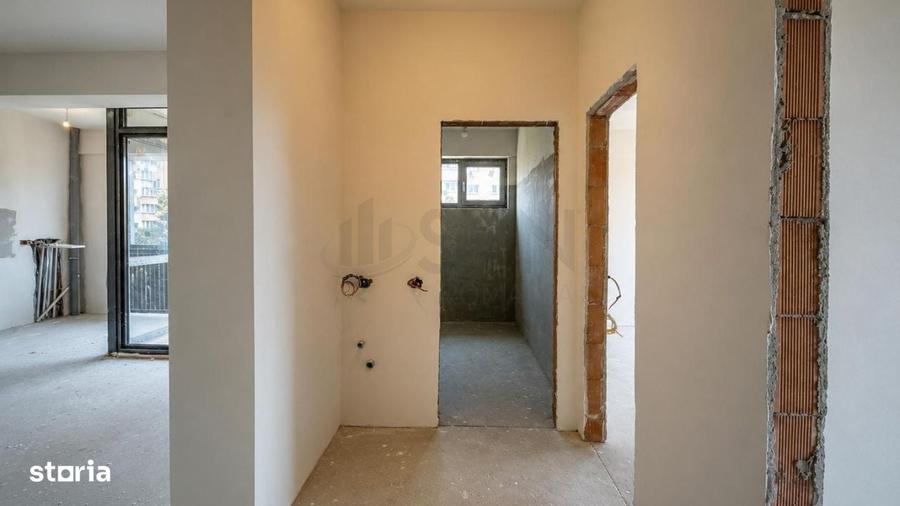 Apartament cu 3 camere semidecomandat în Ștefan cel Mare