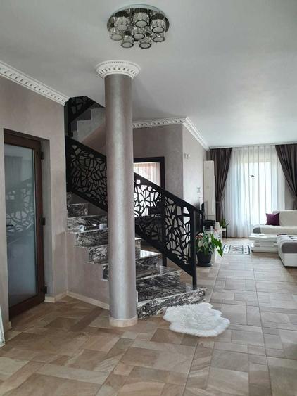 Casă cu 3 camere în Central