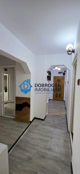 Apartament cu 4 camere decomandat, mobilat în E3