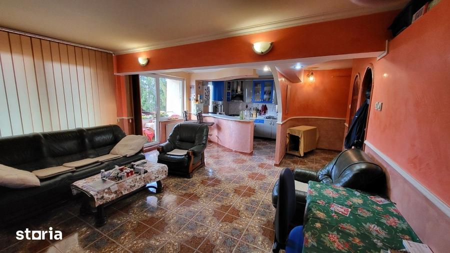 Apartament cu 3 camere decomandat în Centrul Civic