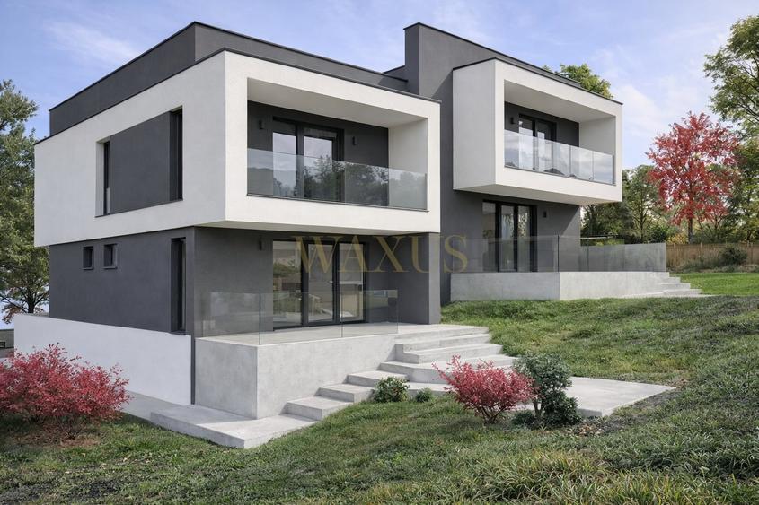 Duplex cu 4 camere cu Canalizare în Exterior Est