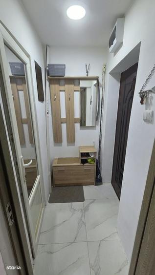 Apartament cu 2 camere în Micro 14