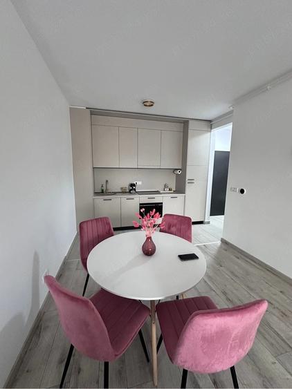 Apartament cu 2 camere decomandat în Exterior Vest