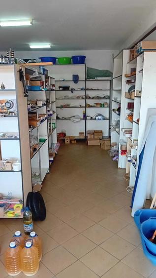 Spațiu comercial, de 330 mp, în Târpești