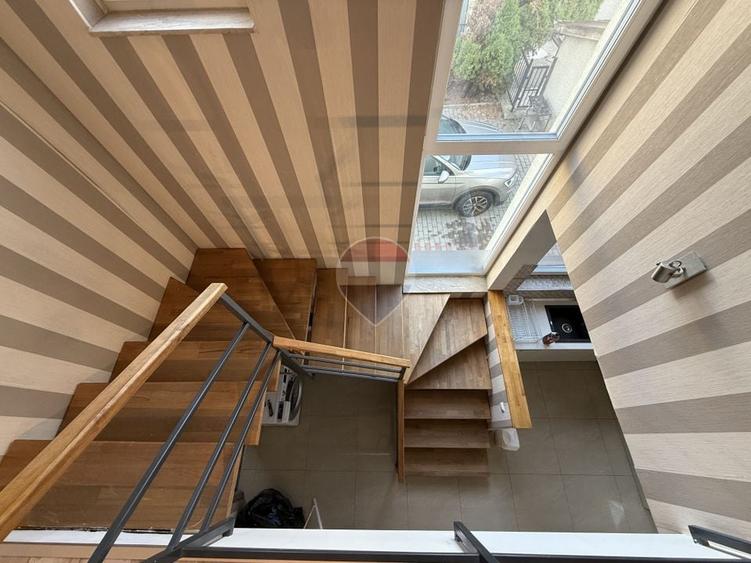 Casă cu 3 camere cu Teren 250 Mp în Gheorgheni