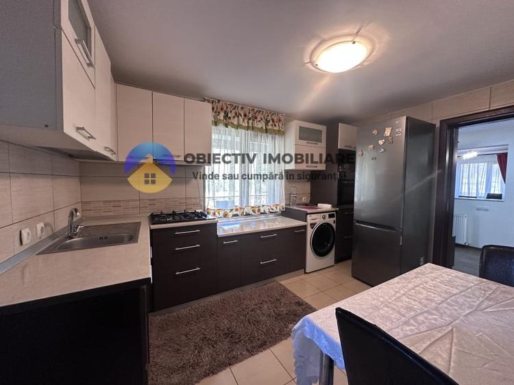 Casă individuală cu 4 camere cu Teren 1227 Mp în Pângărăcior