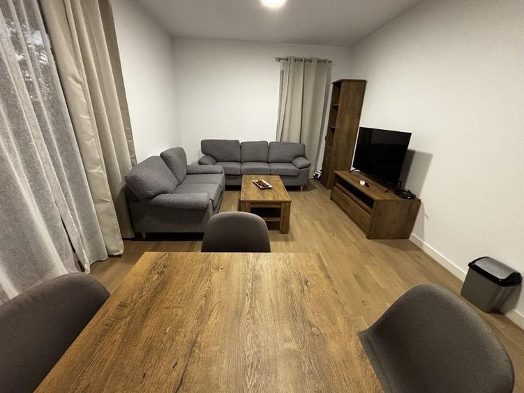 Apartament cu 3 camere decomandat în Blejoi