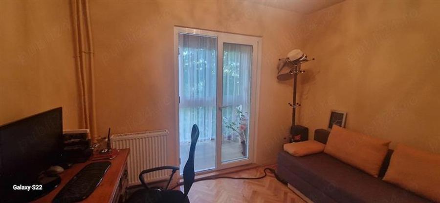 Apartament cu 4 camere decomandat, mobilat în Aradului
