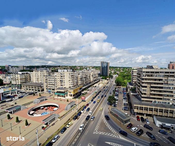 Apartament cu 3 camere decomandat în Hala Centrală