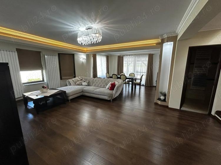 Casă cu 6 camere cu Teren 1000 Mp în Central