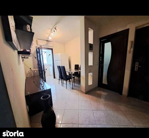 Apartament cu 2 camere decomandat în Calea București