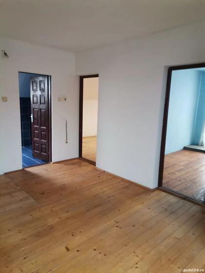 Casă cu 6 camere în Central
