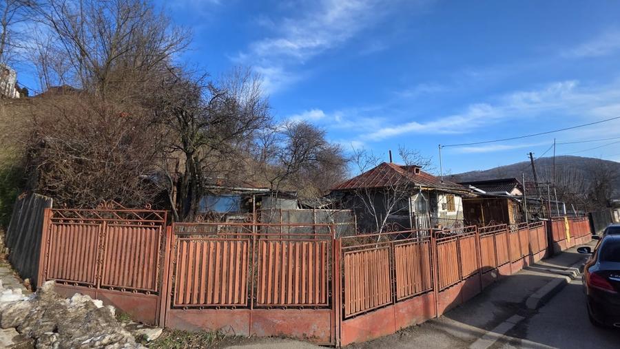 Casă individuală cu 4 camere cu Teren 600 Mp în Vălenii de Munte